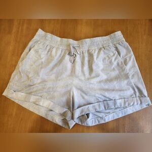 Lululemon Women's White Pattern Spring Break Away Shorts II Size 12